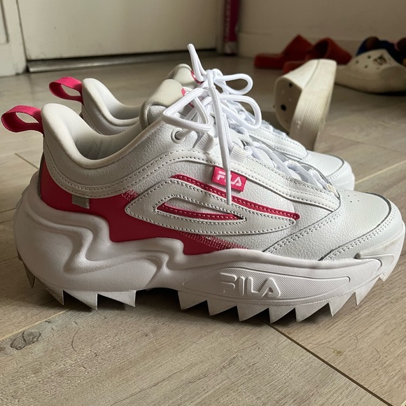 Pink and Grey FILA shoes - Picture 3 of 6